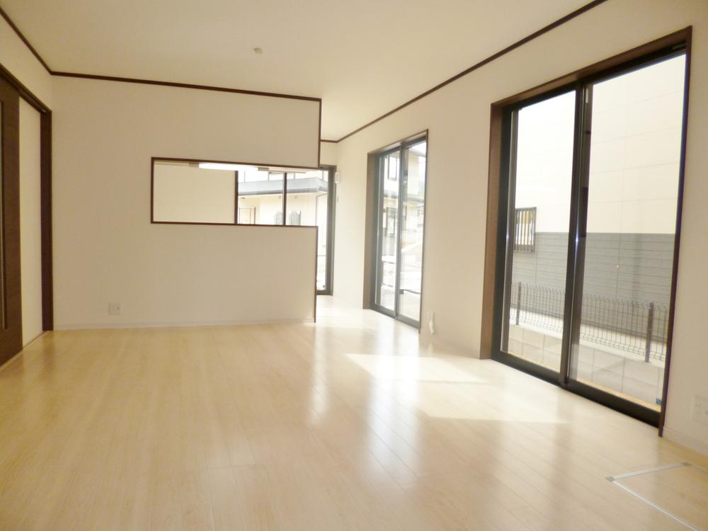 Living. No. 18 place