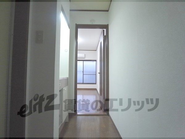 Other room space. Corridor