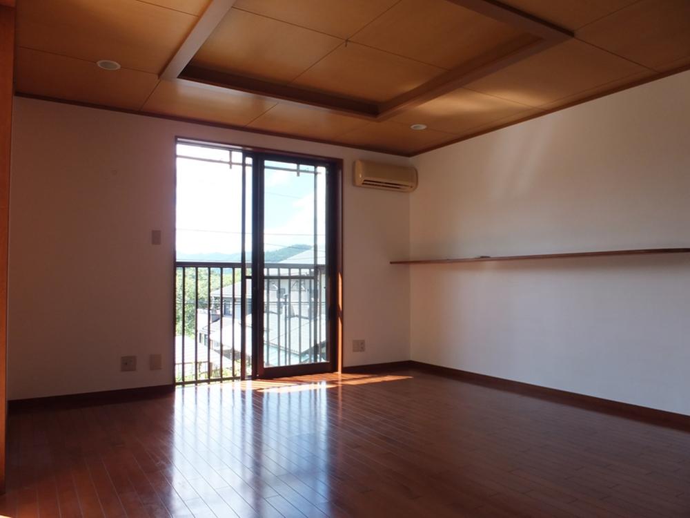 Non-living room. Indoor (April 2013) Shooting