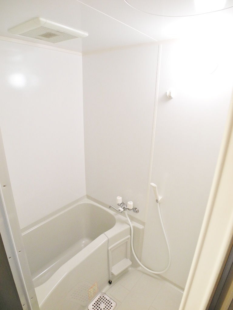 Bath. For further information, please contact toll-free 0120-21-3325 ☆