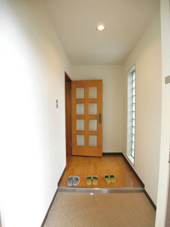 Entrance. For further information, please contact toll-free 0120-21-3325 ☆