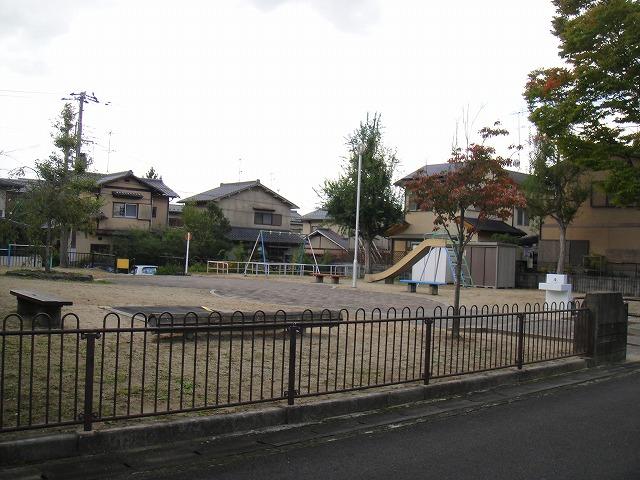 park. Hase 250m to the West children's park