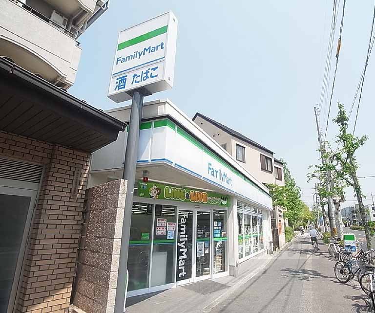 Convenience store. FamilyMart in Nishigoya store up (convenience store) 413m