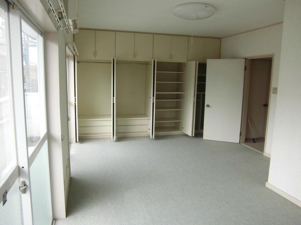 Non-living room. Indoor (10 May 2013) Shooting