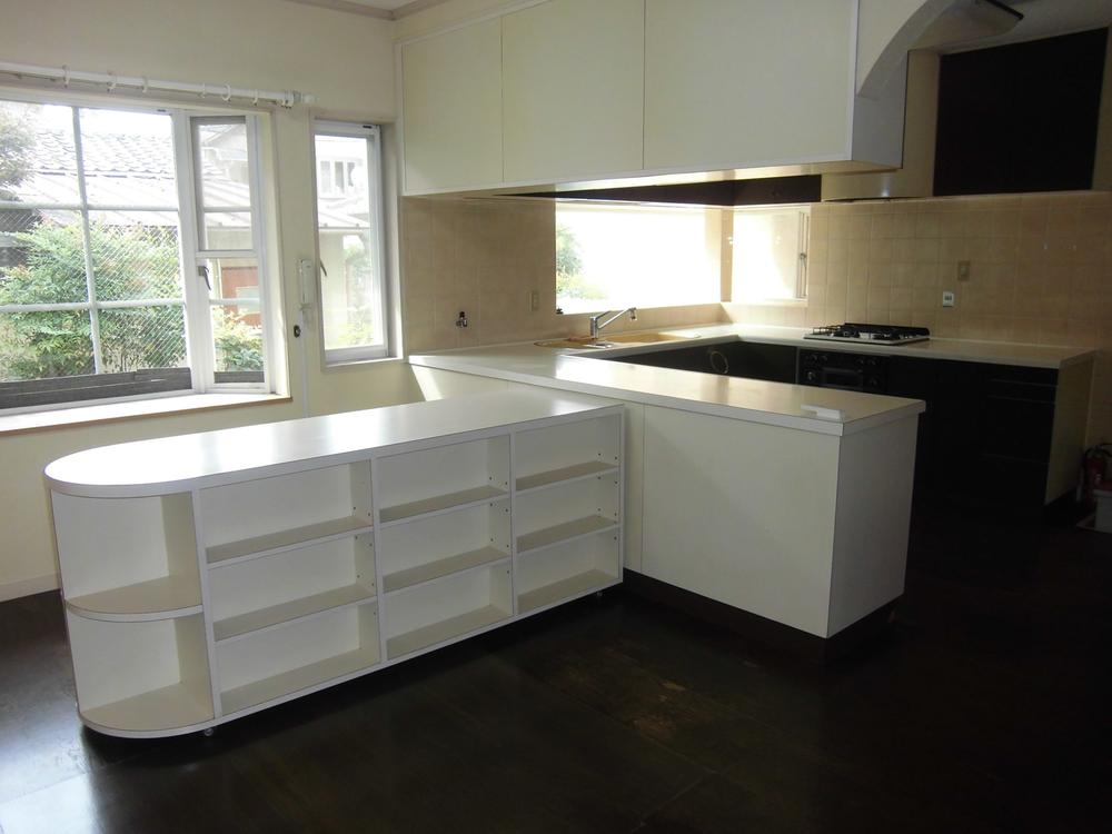 Kitchen. Indoor (10 May 2013) Shooting