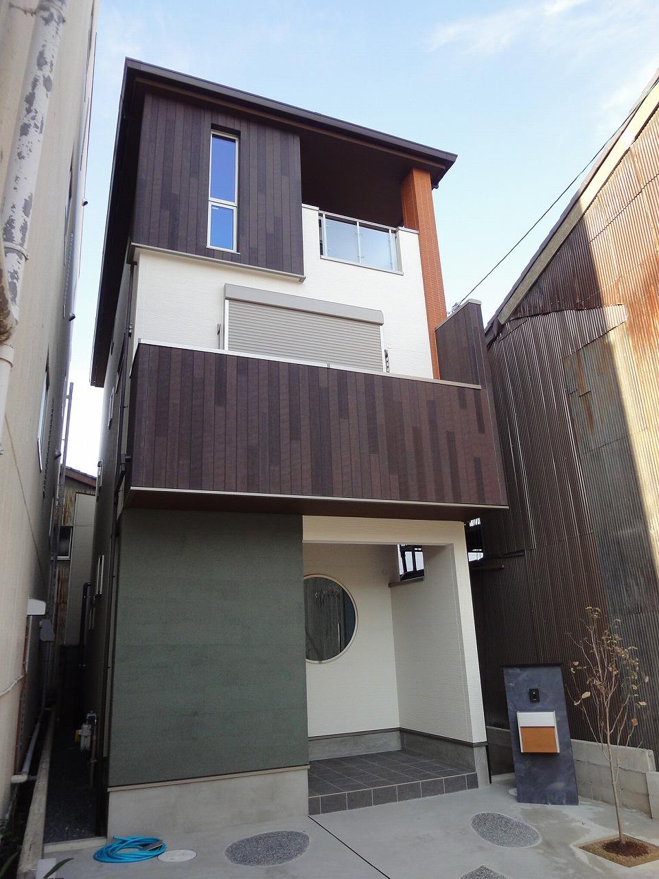 Local appearance photo. Local (11 May 2013) Shooting