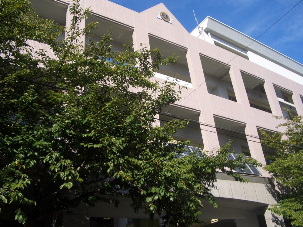 Primary school. 930m up to Kyoto Tatsuraku Central Elementary School