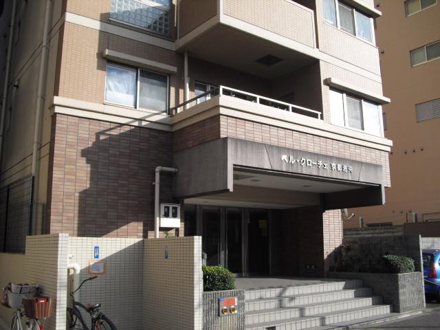 Entrance. Common areas