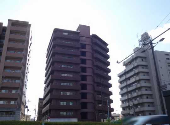 Local appearance photo.  [Mansion appearance]