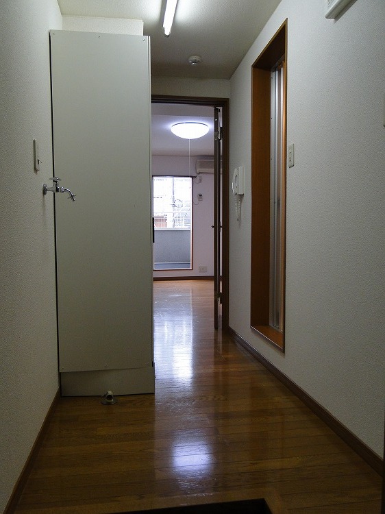 Other room space. Corridor
