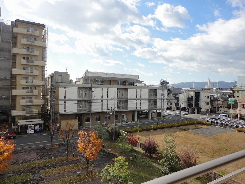 View photos from the dwelling unit. View from the site (December 2013) Shooting