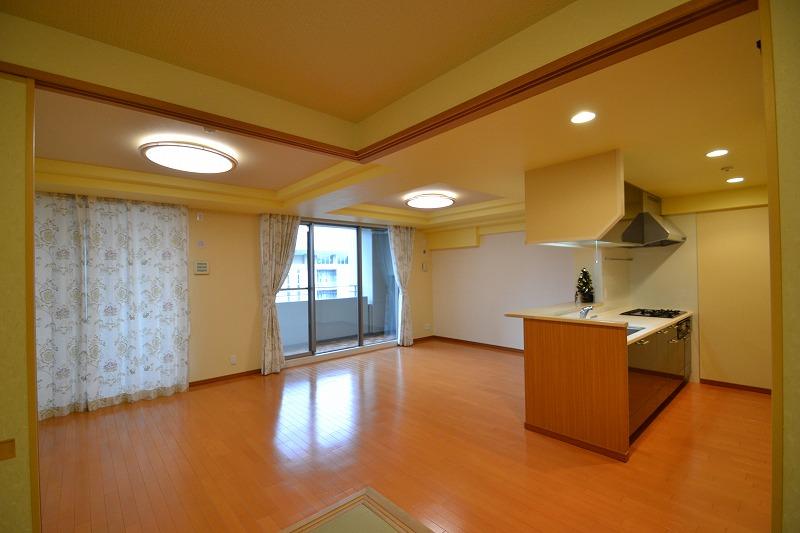 Living. (December 2013) Shooting