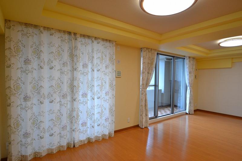 Living. (December 2013) Shooting