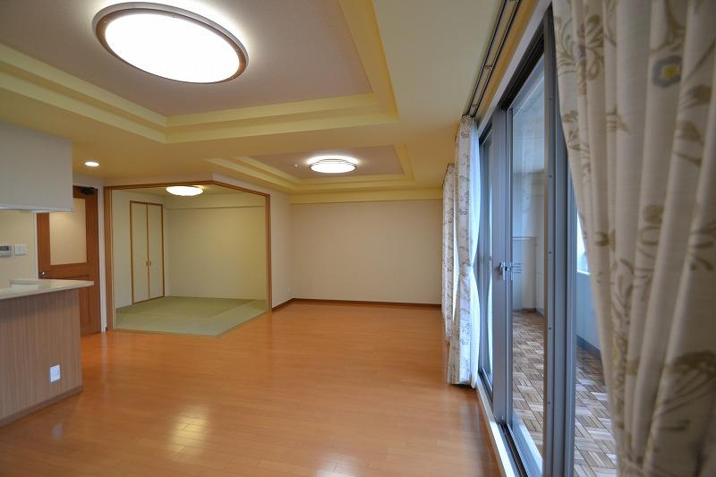 Living. (December 2013) Shooting