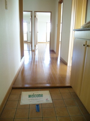 Other room space. Is the entrance before spreading.