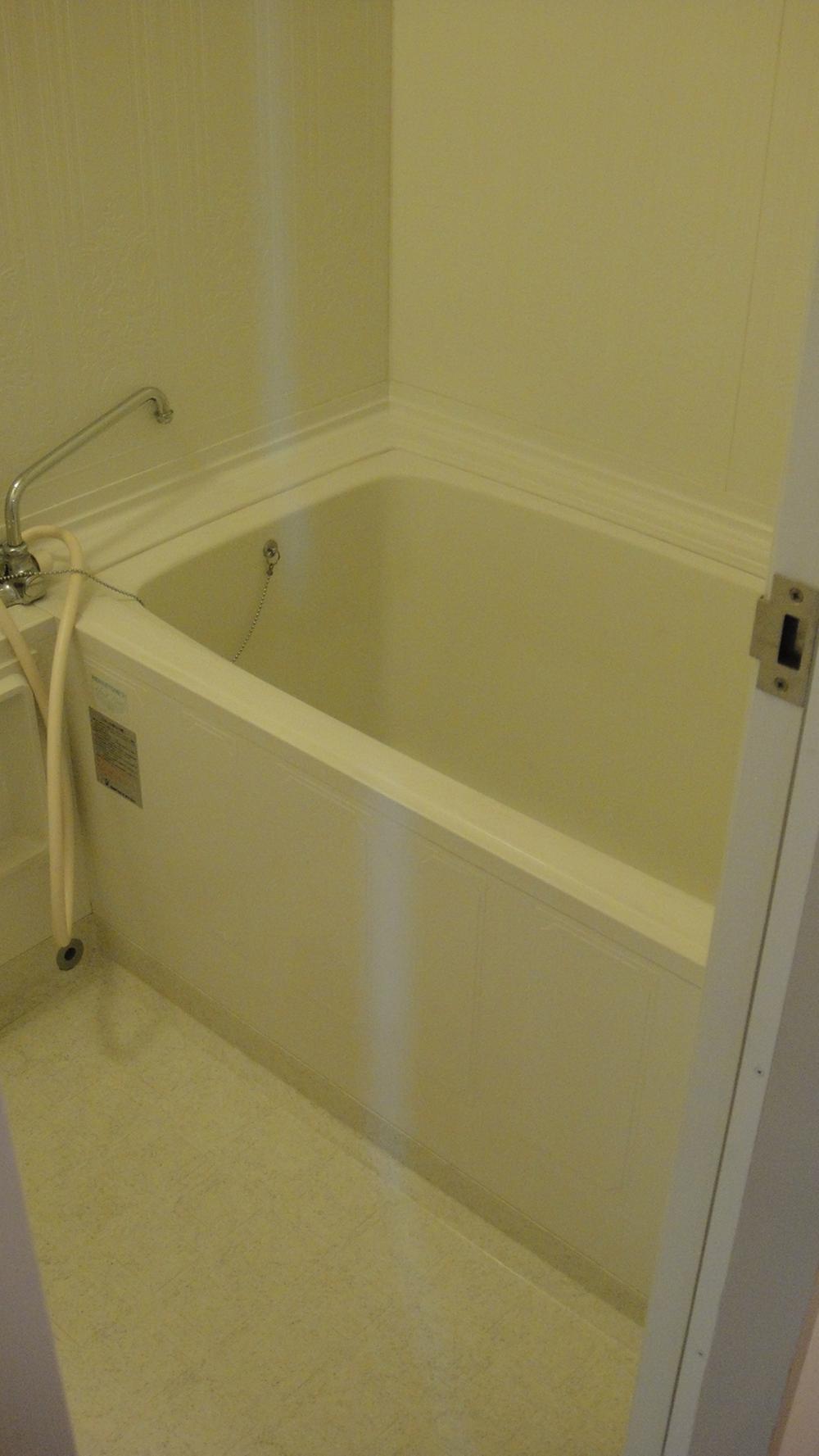 Bathroom. Indoor (11 May 2013) Shooting