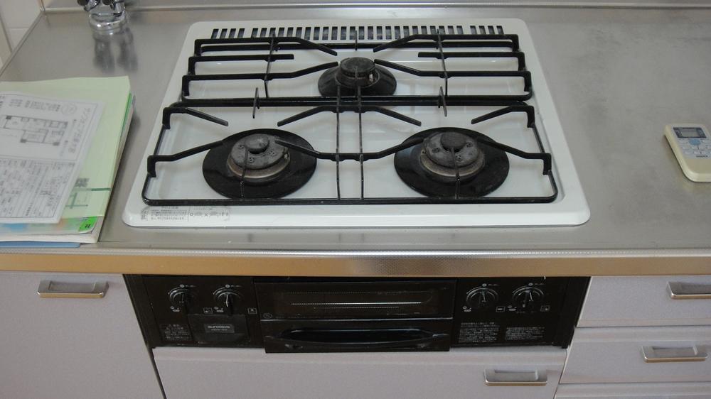 Kitchen. Indoor (11 May 2013) Shooting