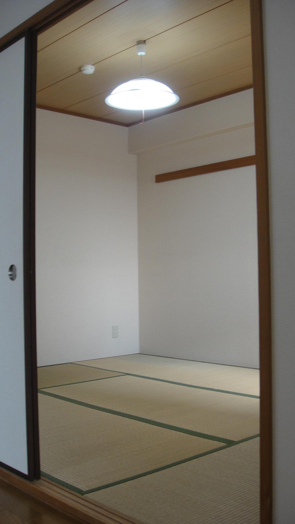 Non-living room. Indoor (11 May 2013) Shooting