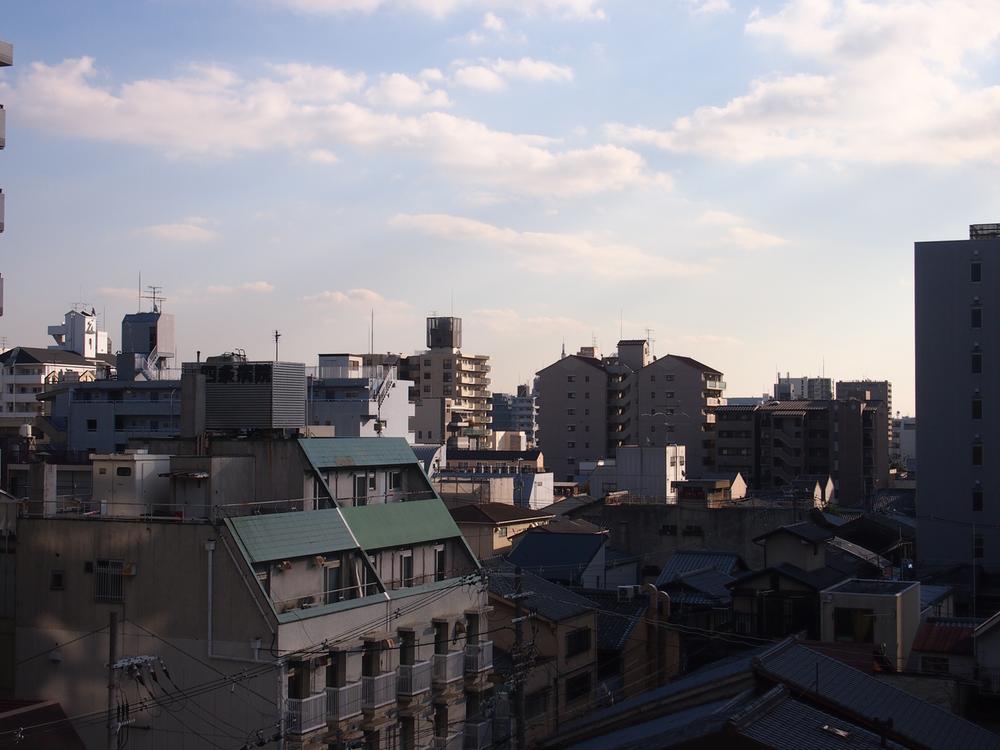 View photos from the dwelling unit. View from local (noon) / December 2013 shooting
