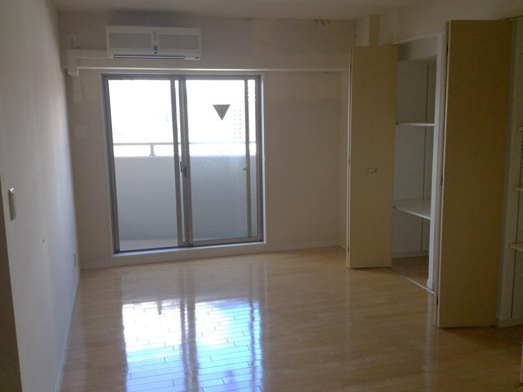 Non-living room. Indoor (July 2012) shooting