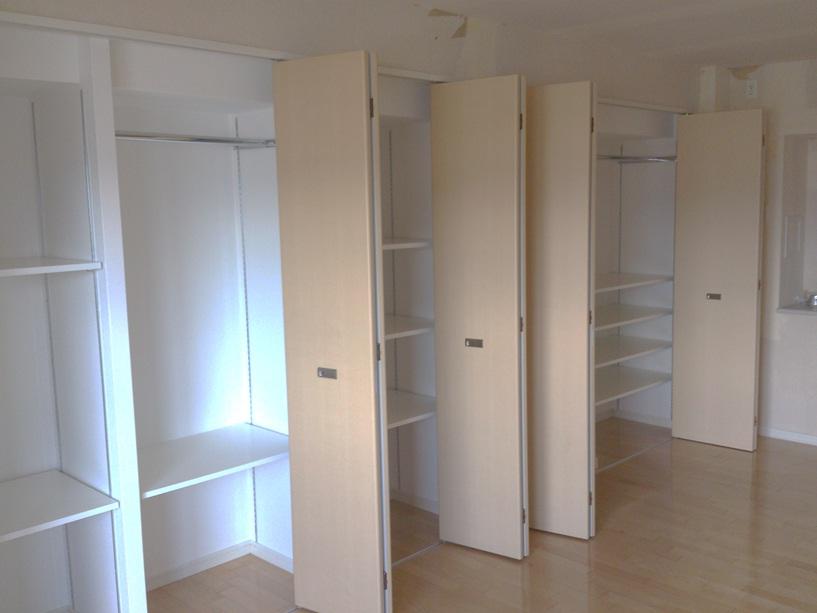 Non-living room. Indoor (July 2012) shooting