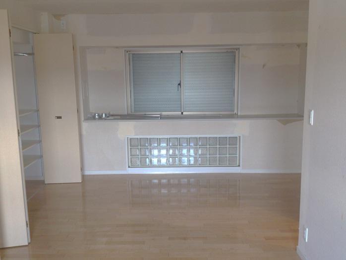 Non-living room. Indoor (July 2012) shooting