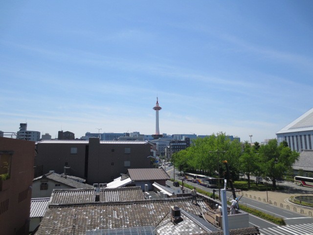 View. Kyoto Tower can be seen from the veranda