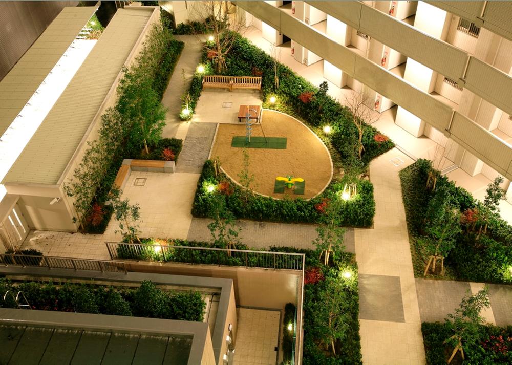 Other common areas. Courtyard (December 2008 shooting)