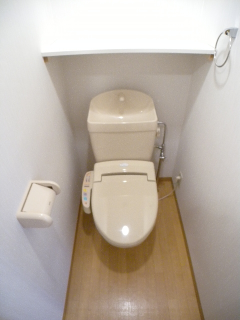 Toilet. It will not let written with bidet! !