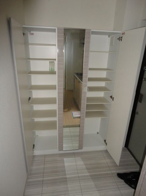 Entrance. Cupboard