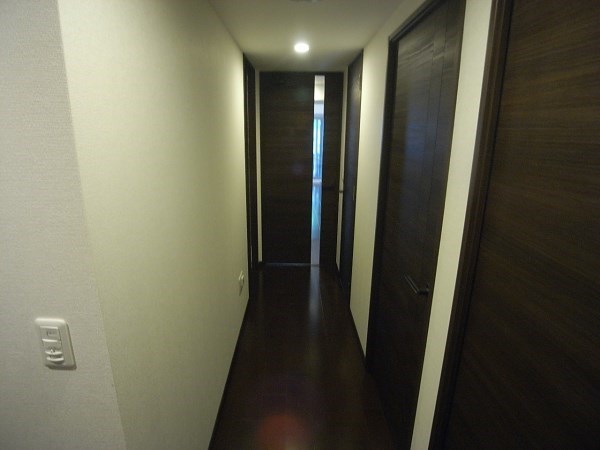 Other room space. Corridor