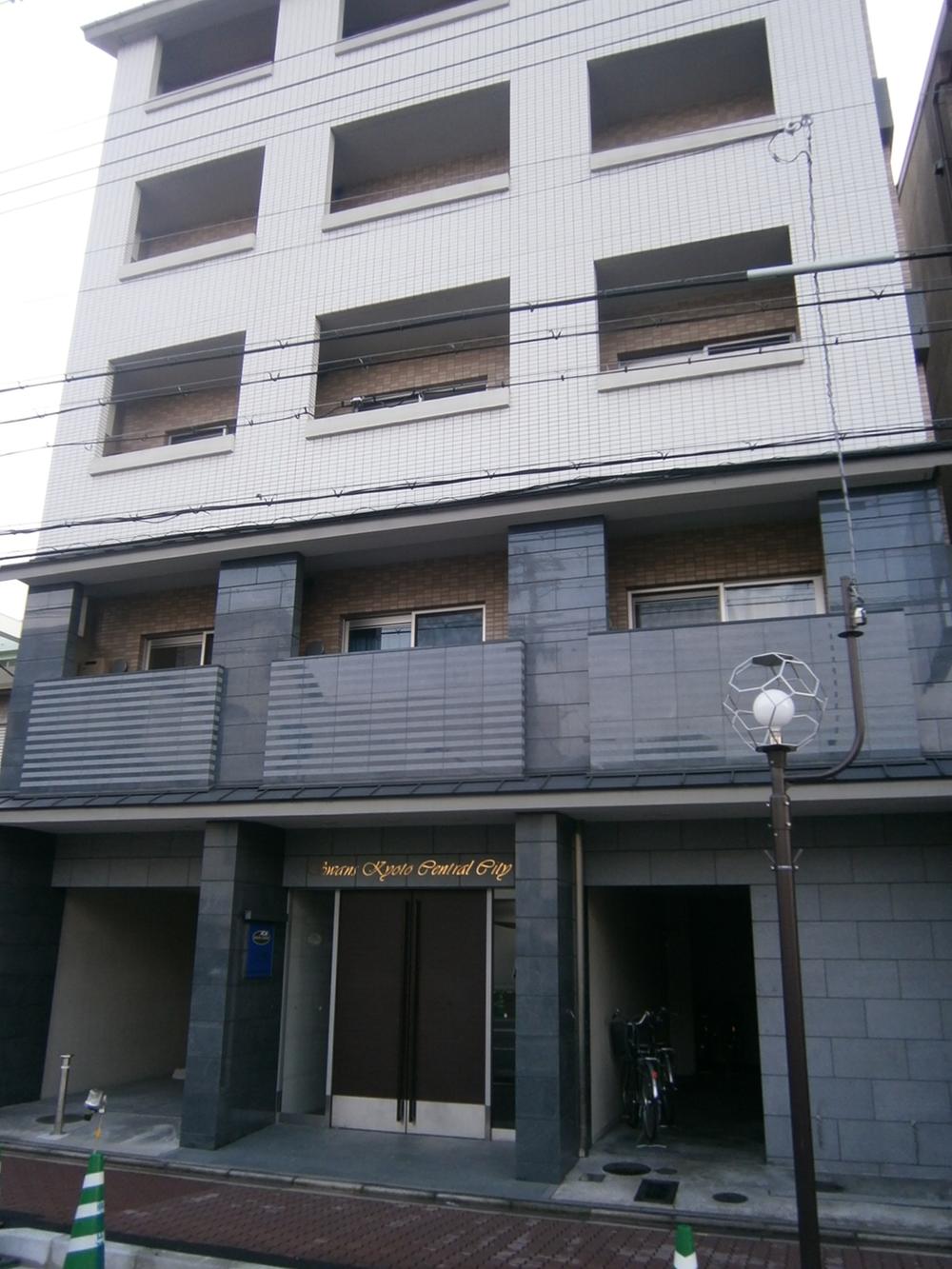 Local appearance photo. Local (11 May 2012) shooting