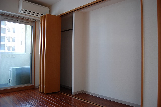 Receipt. Wide closet