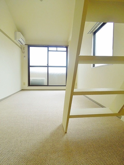 Other room space. Also large number HP is in me for a room photo ☆