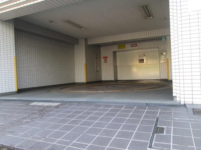 Parking lot. Shared part, It is beautiful Everywhere.