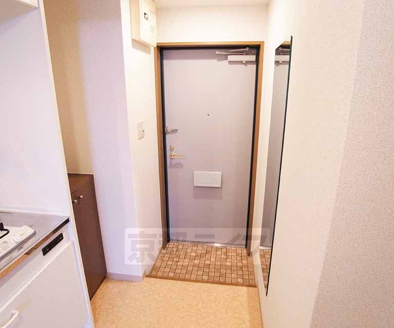 Entrance. 503, Room photo diversion