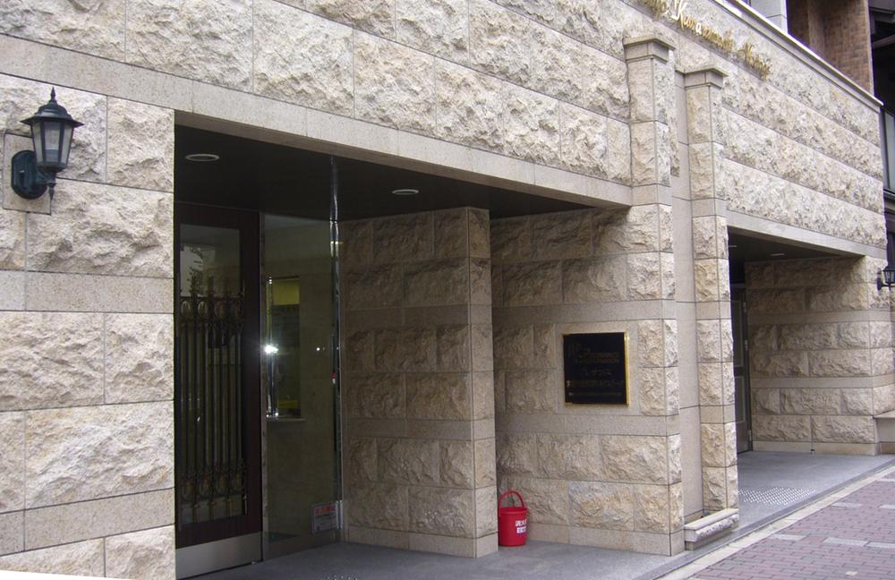 Entrance. Common areas