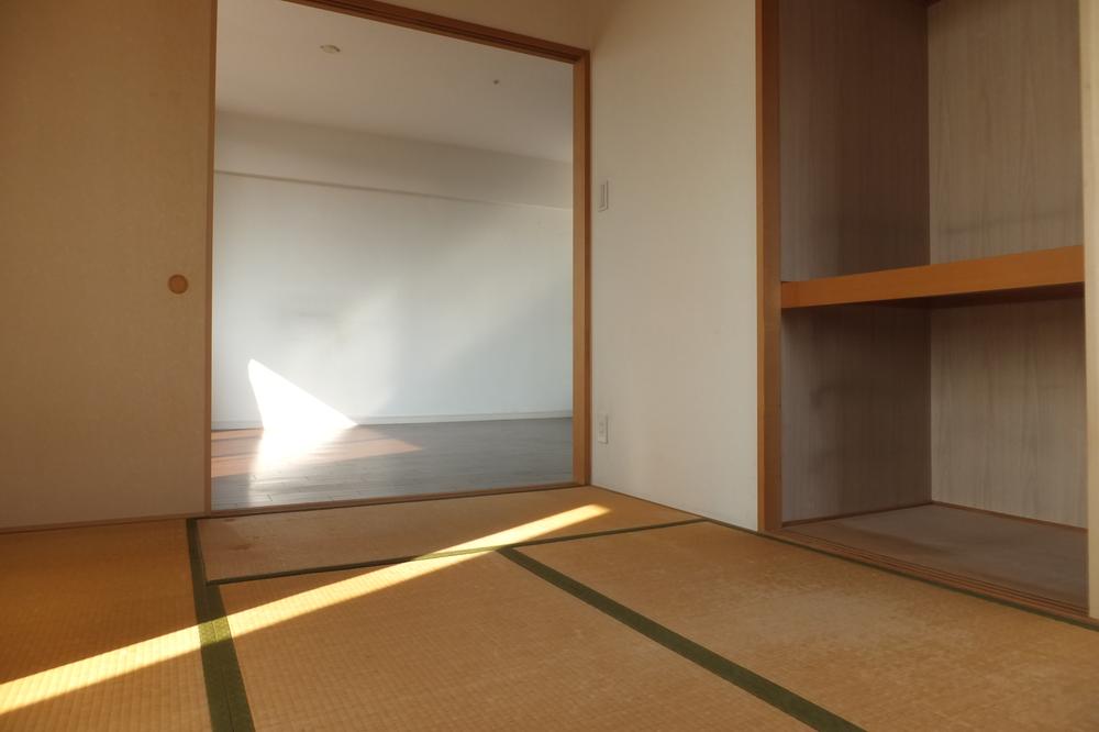 Non-living room. Indoor (11 May 2013) Shooting