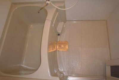 Bath. This bath was loose.