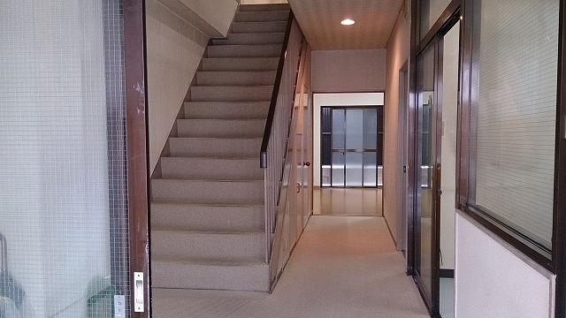 Entrance. Local (June 2013) Shooting