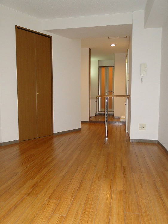 Living and room. The room is also spacious!