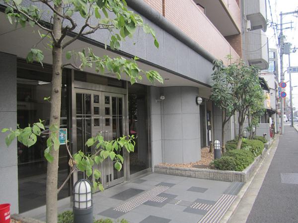 Entrance. Common areas