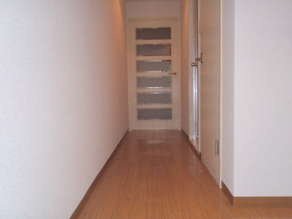 Other room space. Corridor