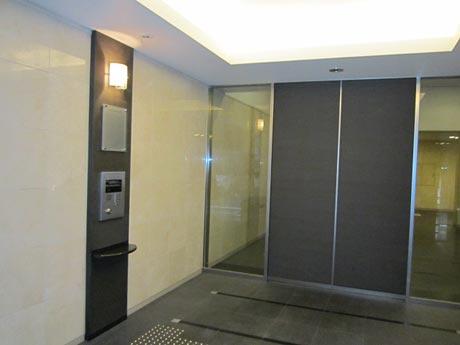 Entrance. Common areas