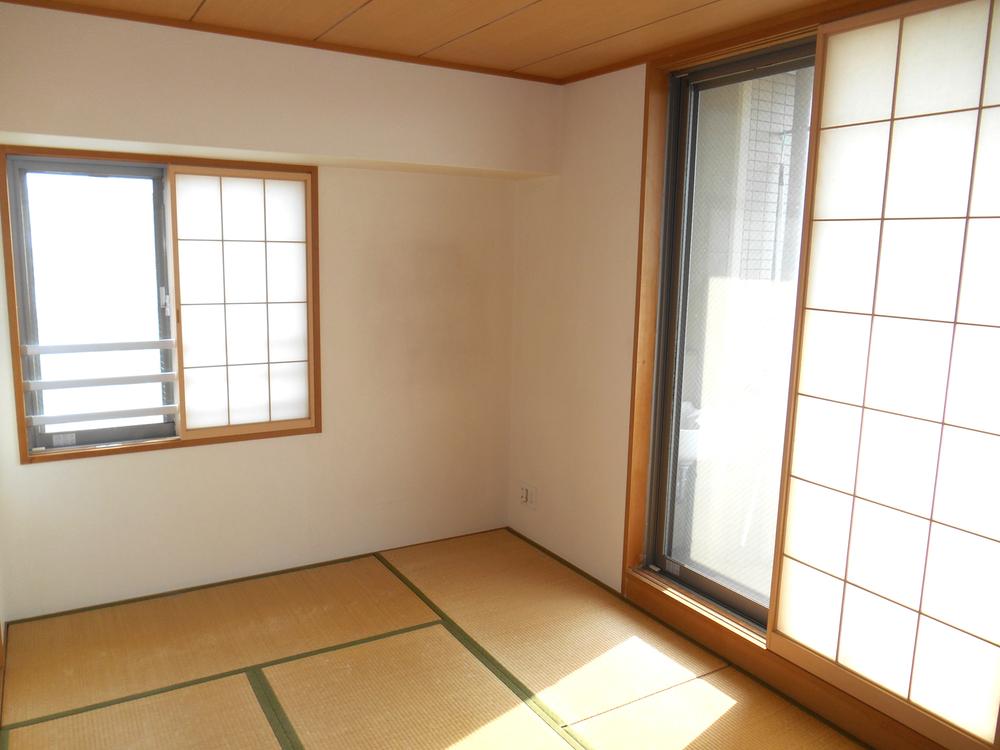 Non-living room. Local (11 May 2013) Shooting