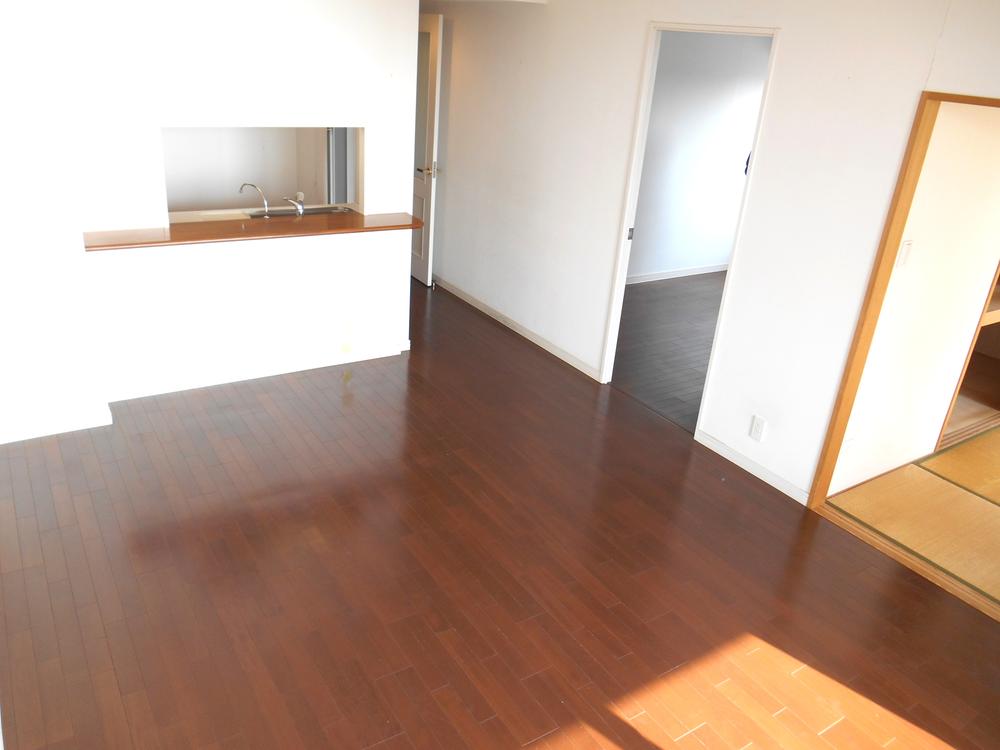 Living. Local (11 May 2013) Shooting