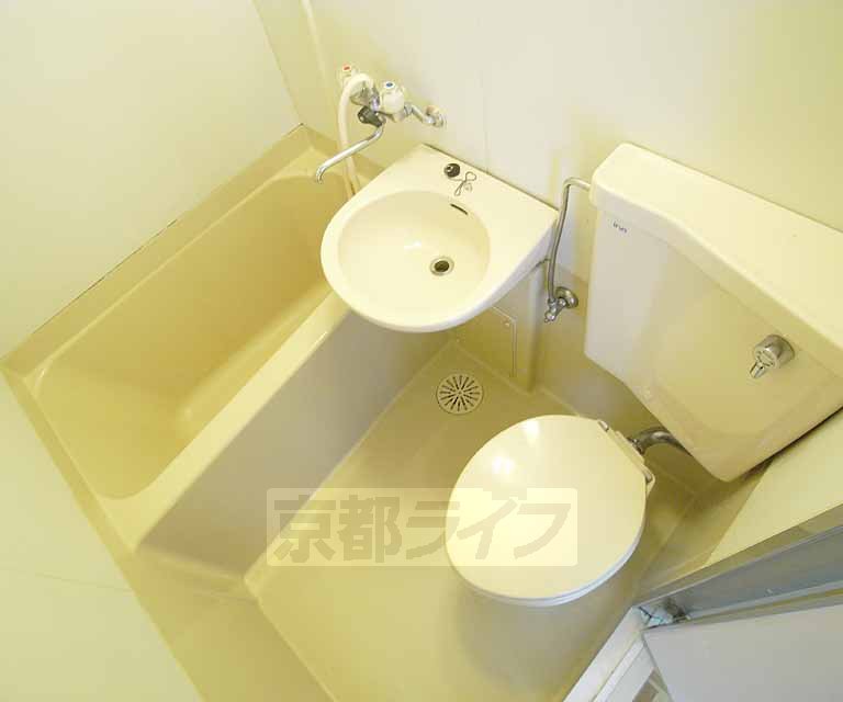 Bath. 302, Room photo diversion