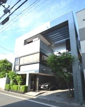 Local appearance photo. Stylish appearance!