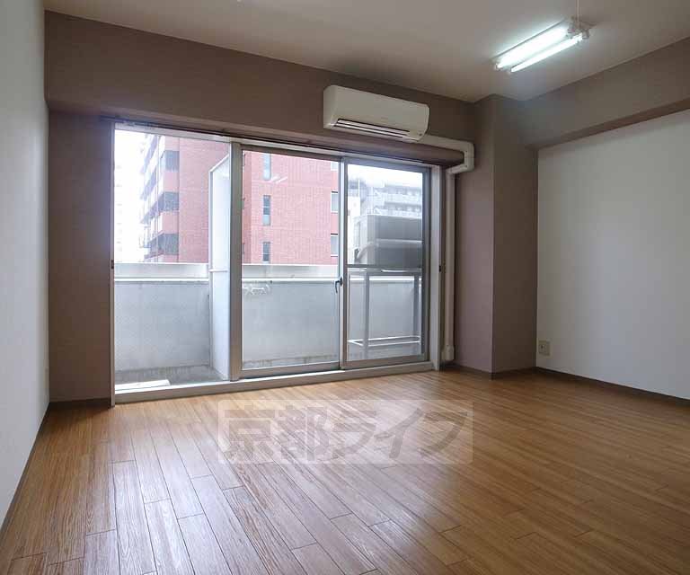 Living and room