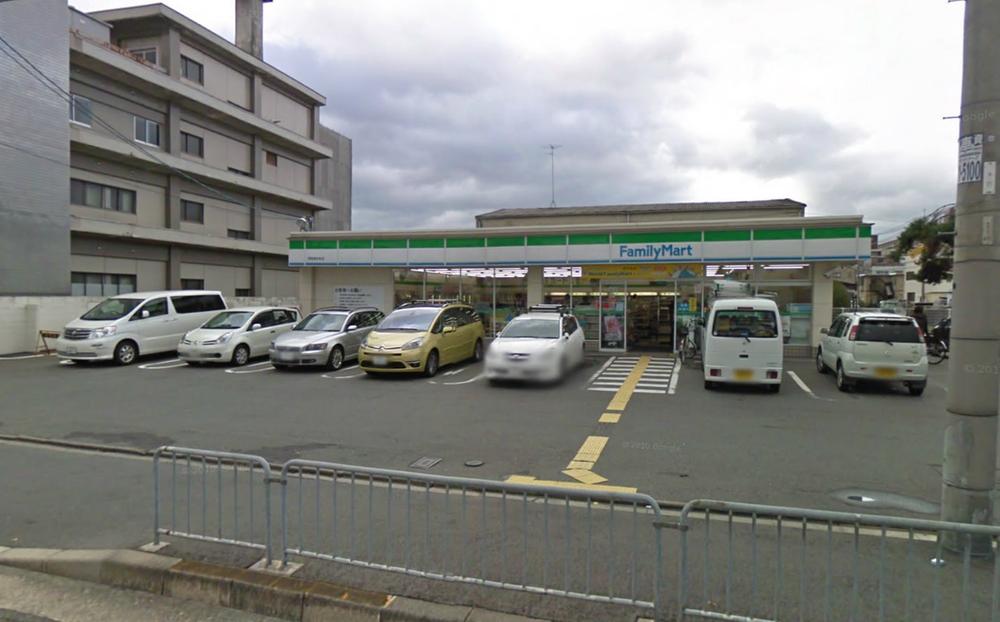 Convenience store. FamilyMart